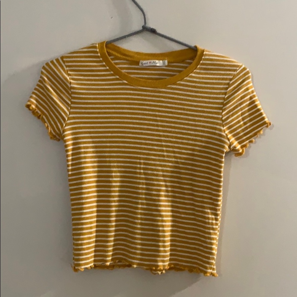 Cute yellow tee shirt